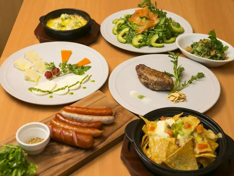 ** Kapselhotell First Cabin Hanshin Nishiumeda Osaka Japan