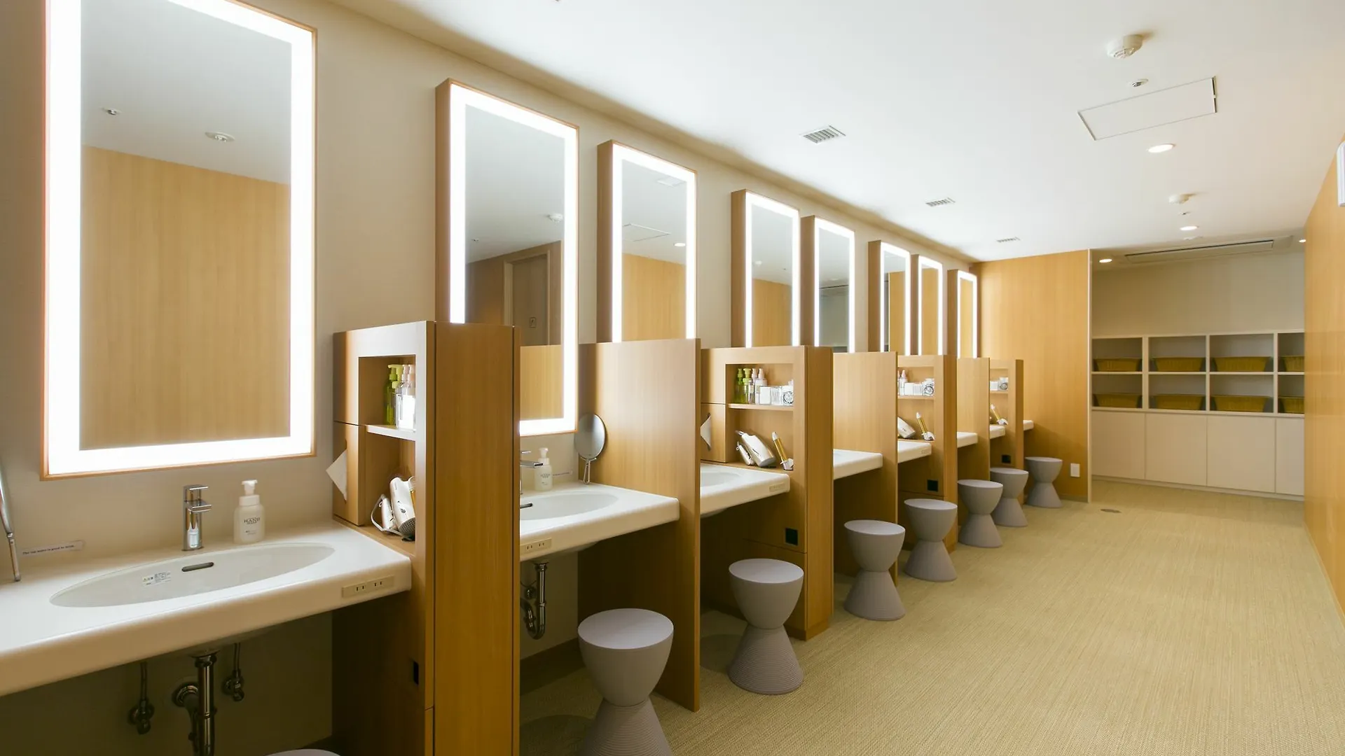 First Cabin Hanshin Nishiumeda Osaka Kapselhotell